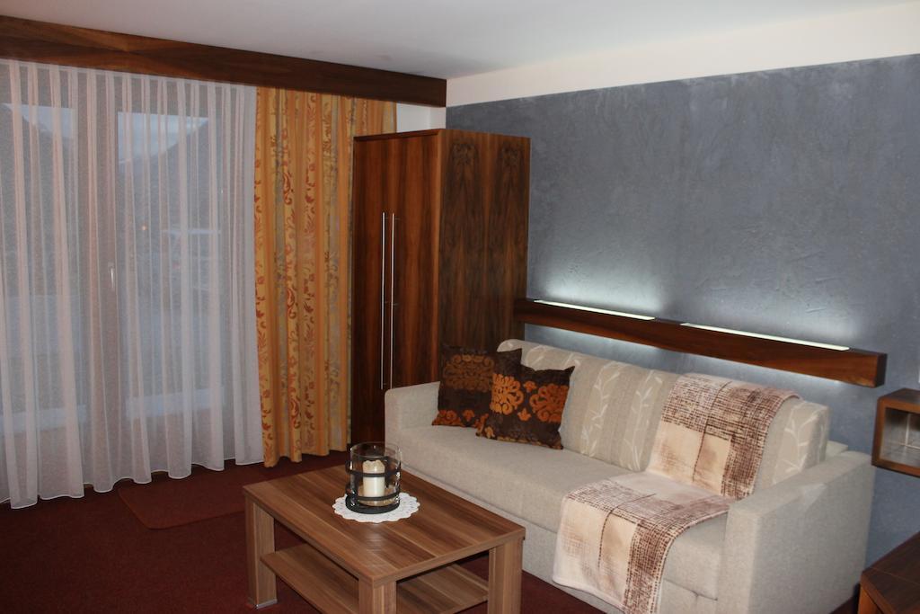 Appartements Zerzer Ried im Oberinntal Phòng bức ảnh