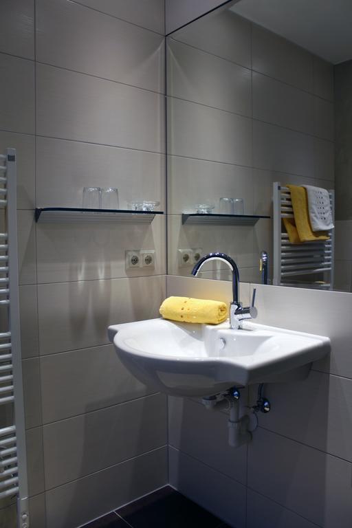 Appartements Zerzer Ried im Oberinntal Phòng bức ảnh