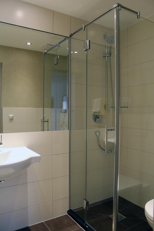 Appartements Zerzer Ried im Oberinntal Phòng bức ảnh