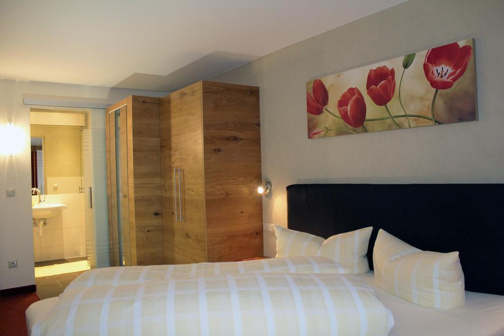 Appartements Zerzer Ried im Oberinntal Phòng bức ảnh