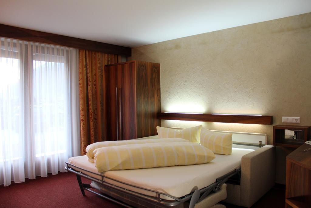 Appartements Zerzer Ried im Oberinntal Phòng bức ảnh