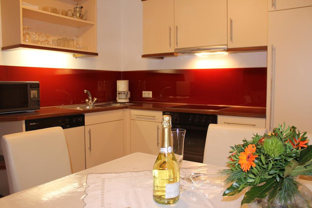 Appartements Zerzer Ried im Oberinntal Phòng bức ảnh