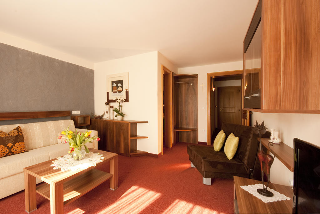 Appartements Zerzer Ried im Oberinntal Phòng bức ảnh